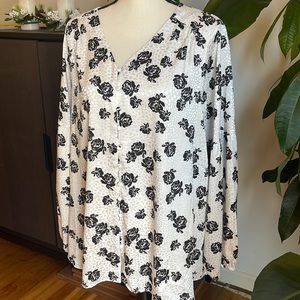 Lane Bryant Long Sleeve Dressy Floral and Silver Embossed Blouse Size16